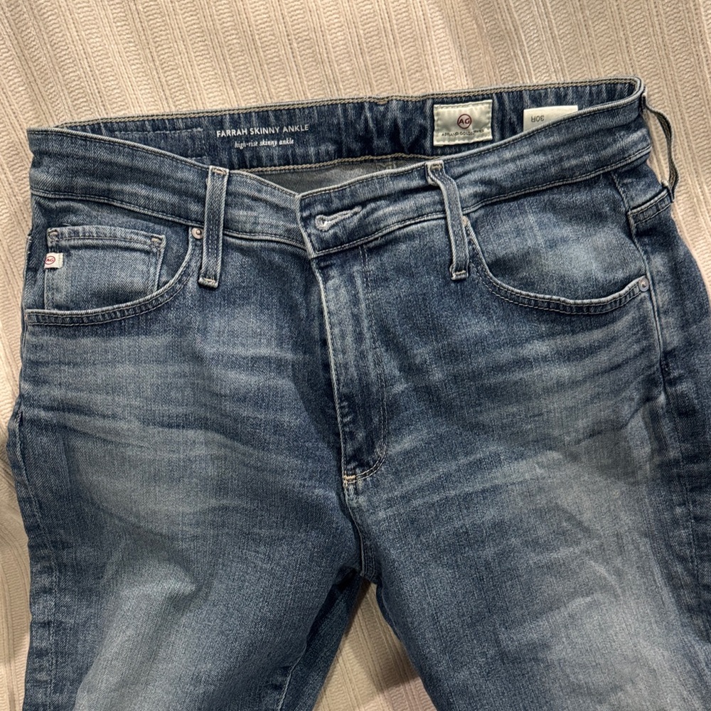 Farah women’s Skinny Jeans in Denim Blue